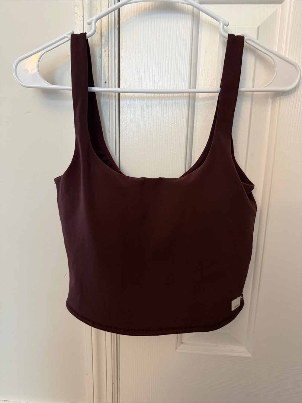 Vuori Scoop Neck Cropped Tank Top - Wine